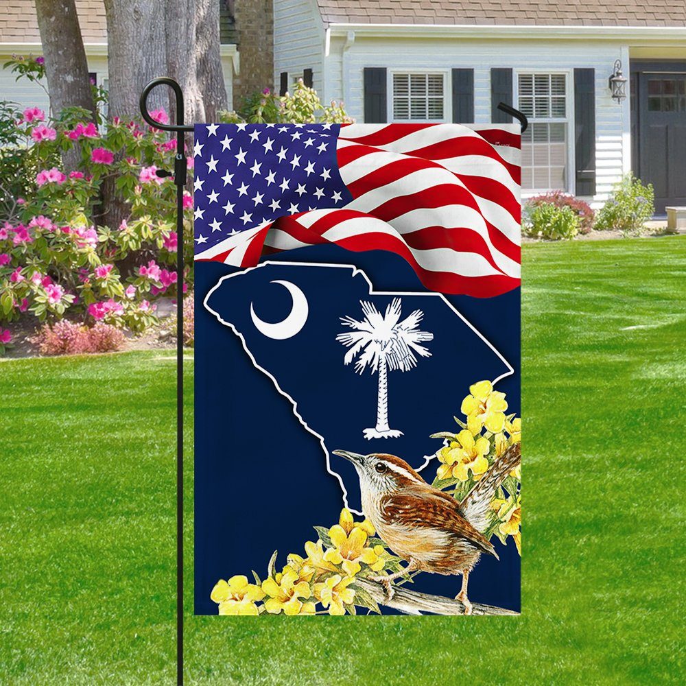 South Carolina With Carolina Wren Bird and Yellow Jessamine Flower, South Carolina Flag TPT811F
