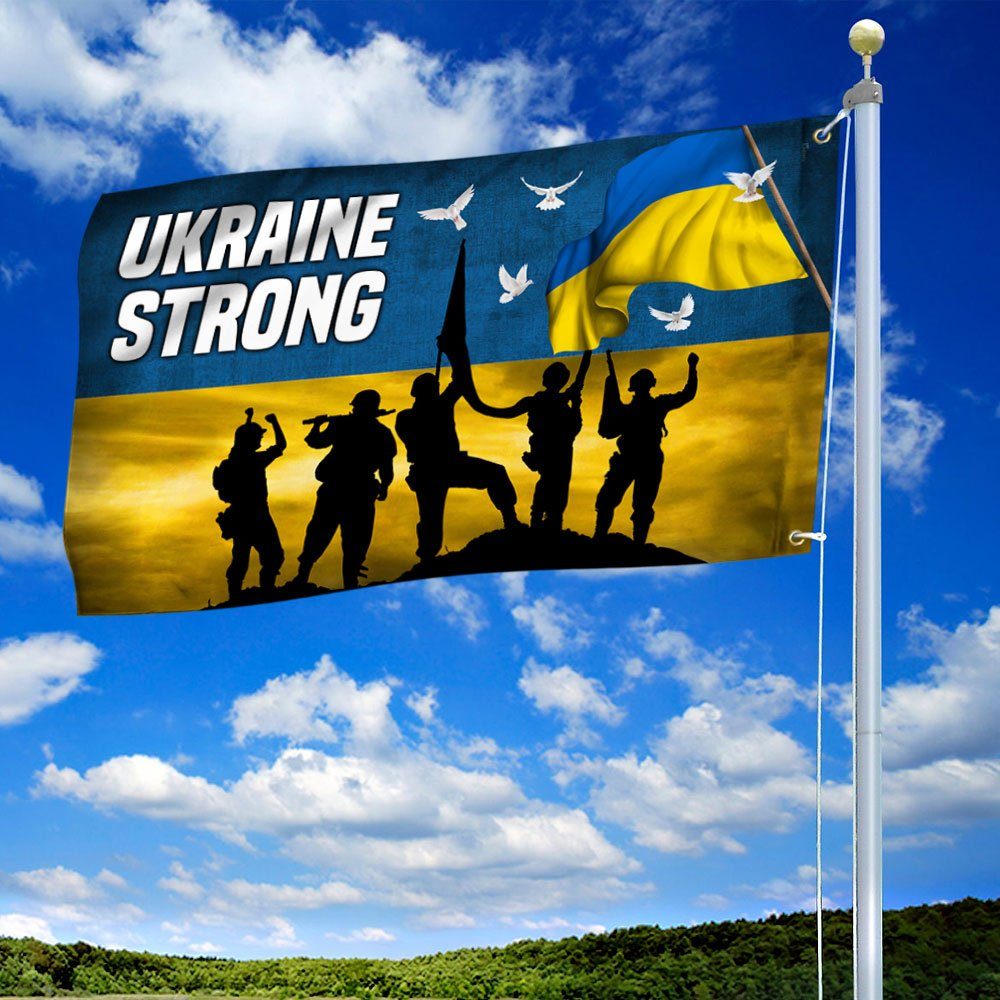 Ukrainian Soldier Grommet Flag Ukraine Strong DDH3473GF