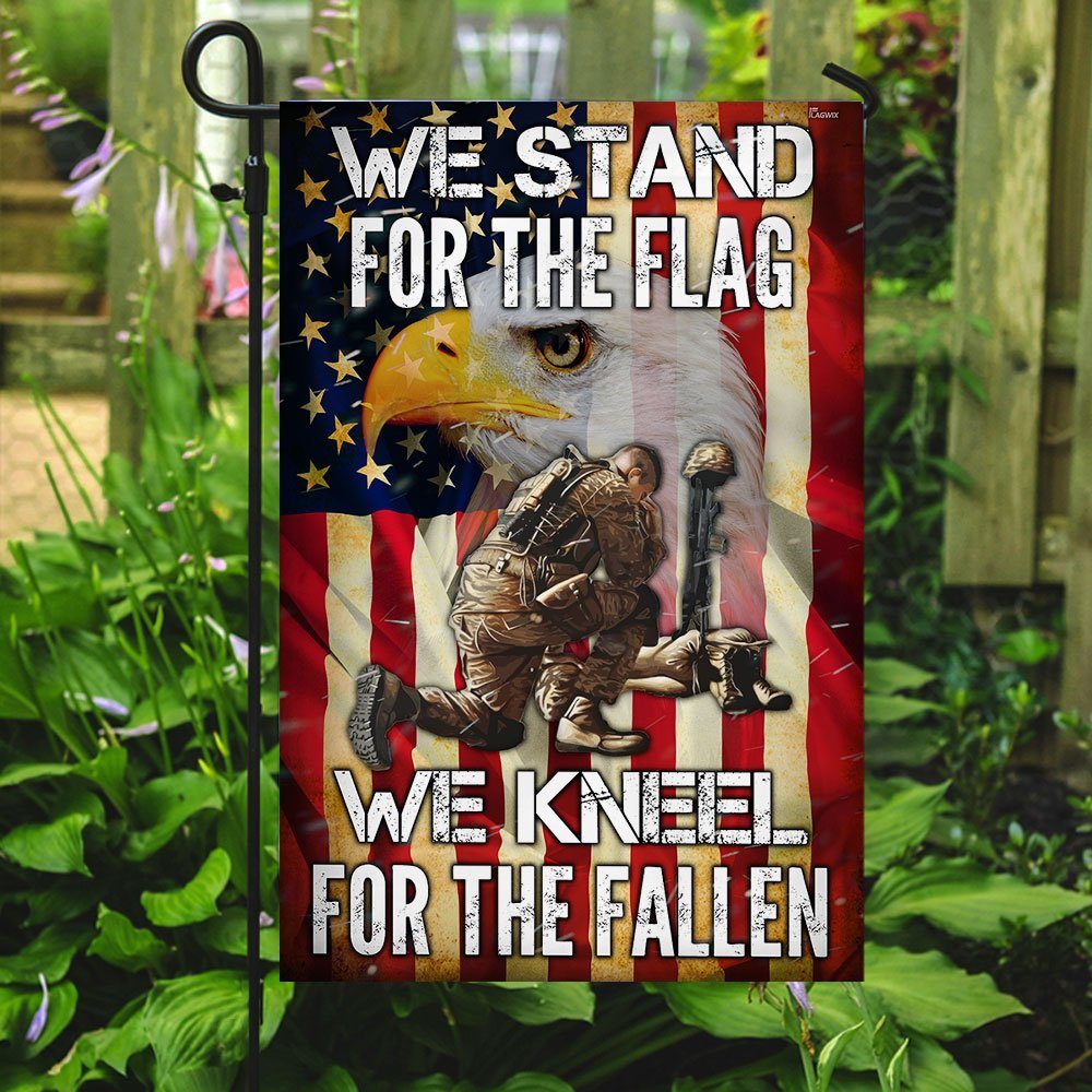 We Kneel For The Fallen Flag