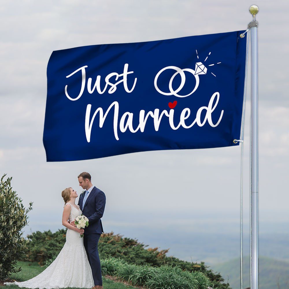 Wedding Gift. Just Married Grommet Flag LNT640GF