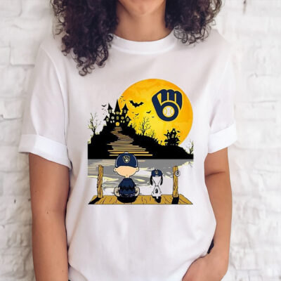 Snoopy Charlie Brown Sit Under Moon Milwaukee Brewers Halloween Tee Shirt