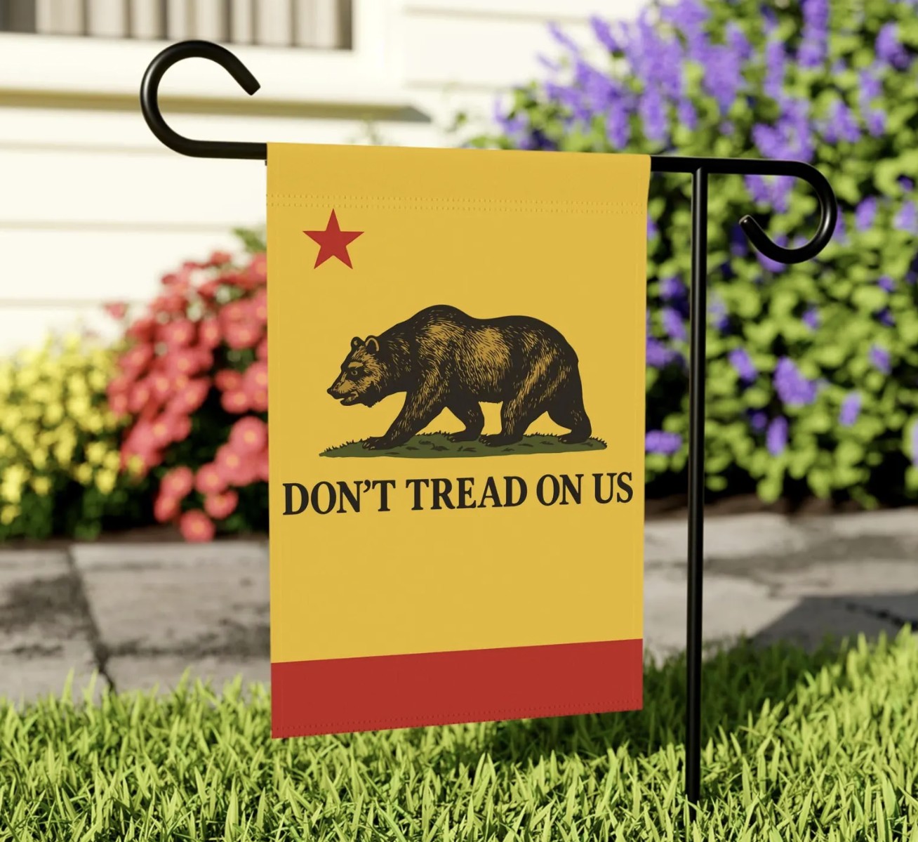 California Bear Flag, Roaring Bear Garden Flag